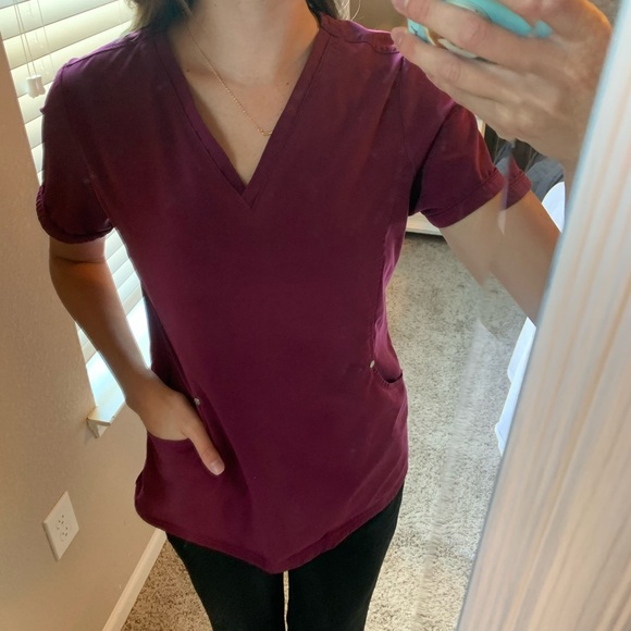 Beyond Scrub Top- Maroon/Purple size S - Picture 2 of 2